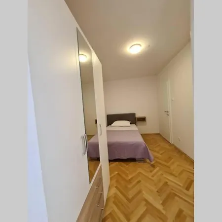 Mia Apartment *